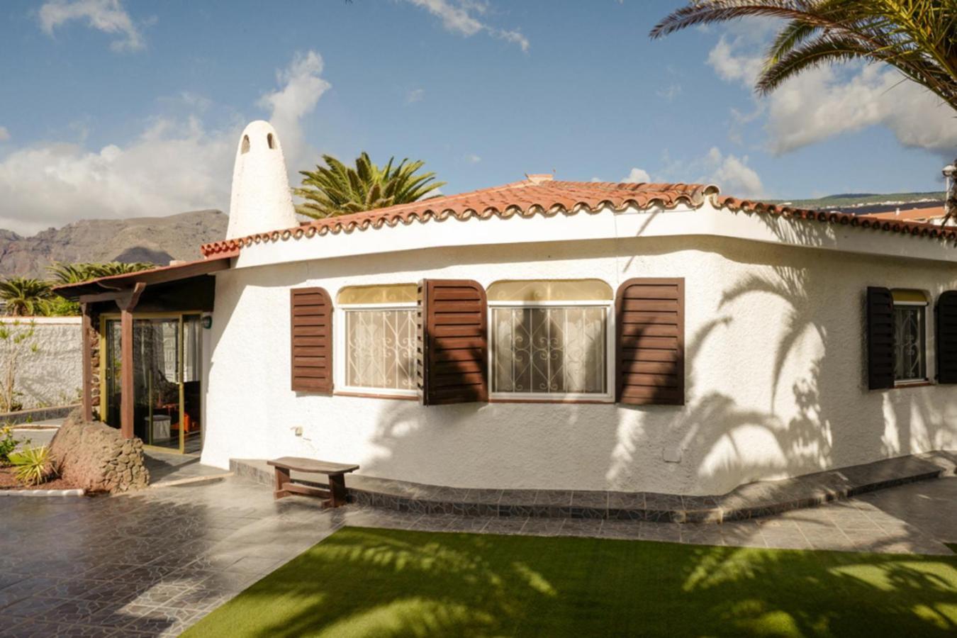Amazing Garden Villa Пуэрто-де-Сантьяго Экстерьер фото